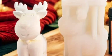 Create Festive Holiday Candles Easily with This Durable Reindeer Mold